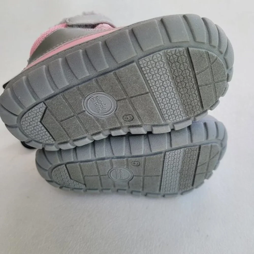 NWT Wonder Nation Girls Pink & Silver Fur Boots Size 3